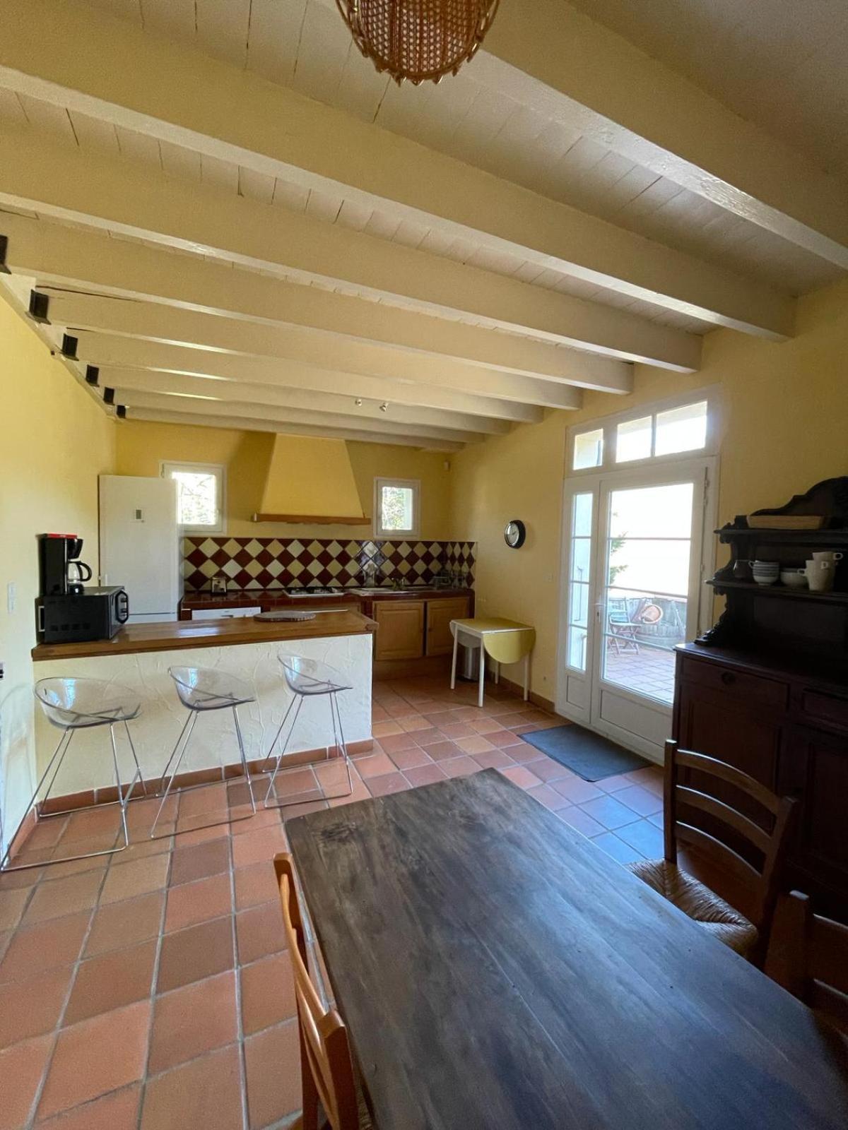 Villa Domaine De Cassan à Lafare Extérieur photo